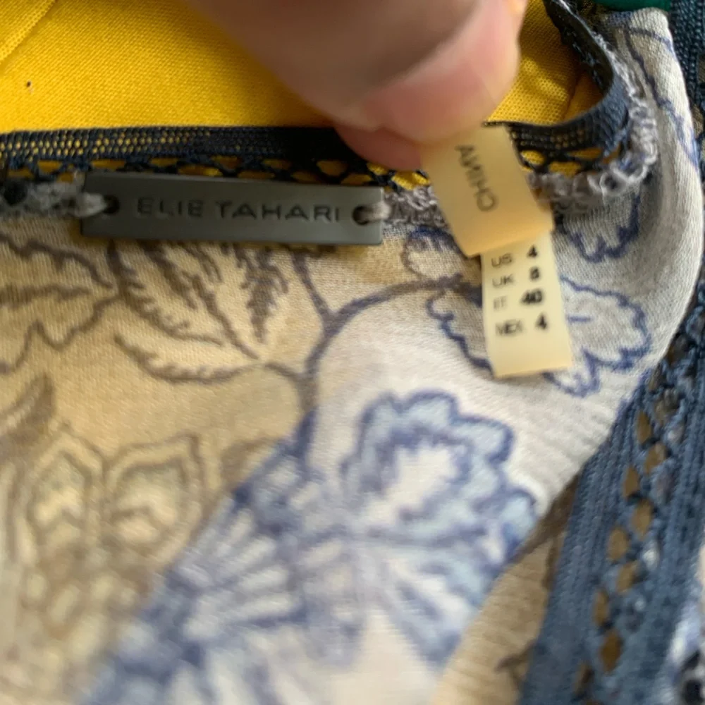 Elie Tahari floral chiffon dress, size 4 - Picture 4 of 7